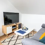 Studio For 2 With View - Close To Huge Park